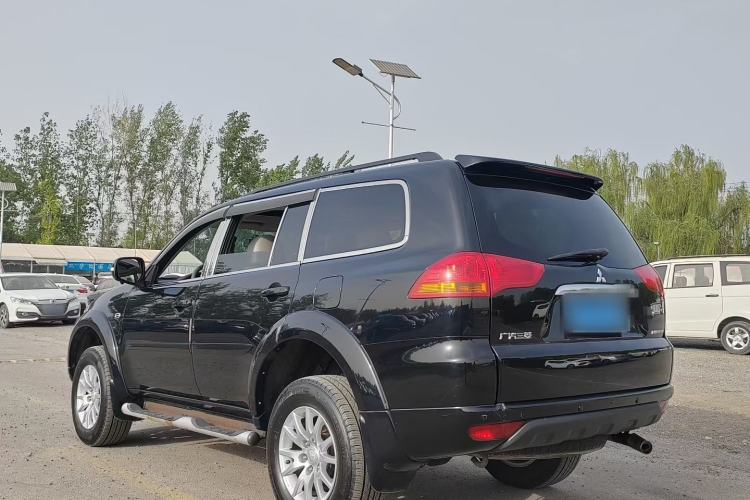 Used Mitsubishi Pajero Sport 2013 3.0L Automatic Two-Wheel Drive Luxury Edition Exterior 6