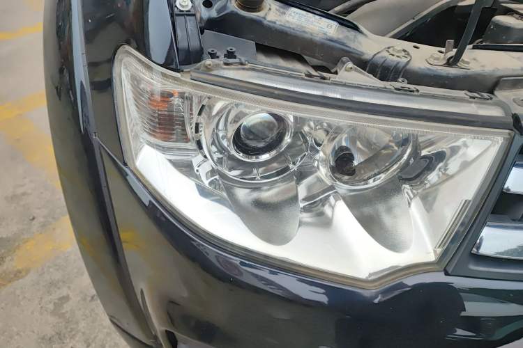 Used Mitsubishi Pajero Sport 2013 3.0L Automatic 4x4 Executive Edition Exterior 6