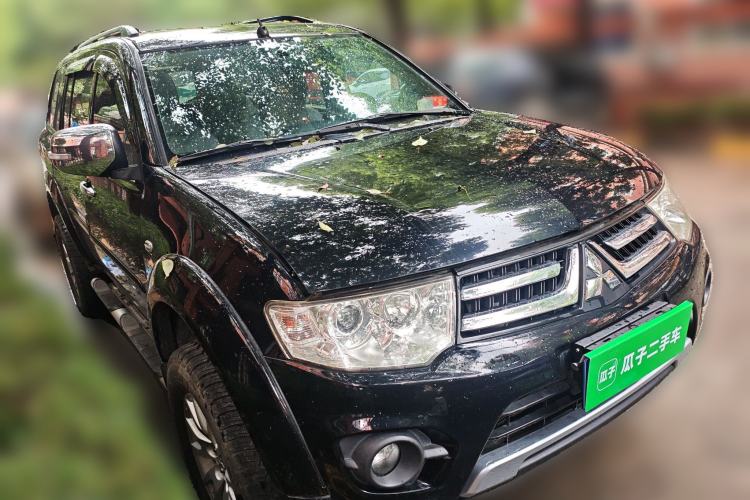 Used Mitsubishi Pajero Sport 2013 3.0L Automatic 4x4 Executive Edition Front Right 45 Deg