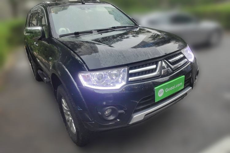 Used Mitsubishi Pajero Sport 2013 3.0L Automatic 4x4 Flagship Edition Front Right 45 Deg