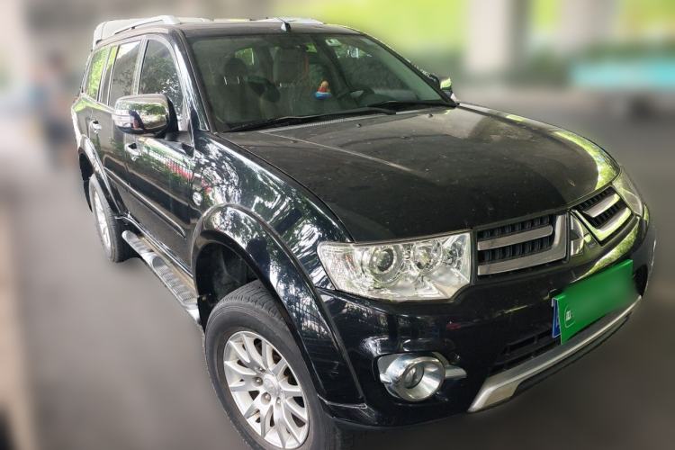 Used Mitsubishi Pajero Sport 2013 3.0L Automatic 4x4 Flagship Edition Front Right 45 Deg