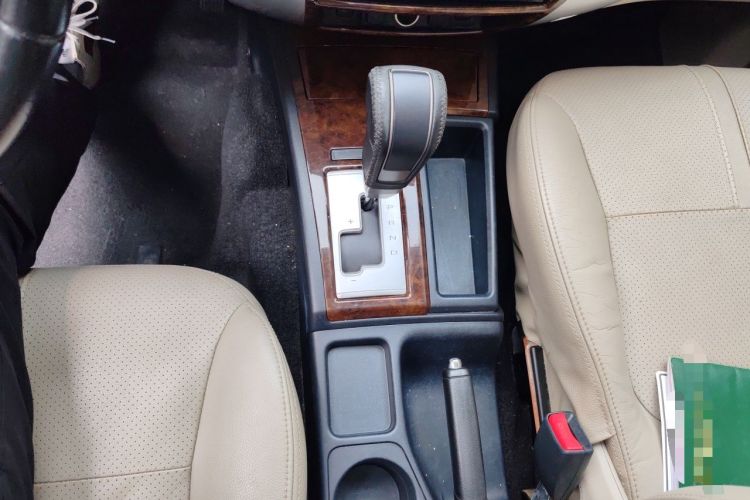 Used Mitsubishi Pajero Sport 2013 3.0L Automatic Two-Wheel Drive Luxury Edition Gear Lever