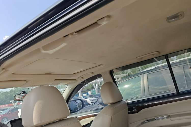 Used Mitsubishi Pajero Sport 2013 3.0L Automatic Two-Wheel Drive Luxury Edition Headliner