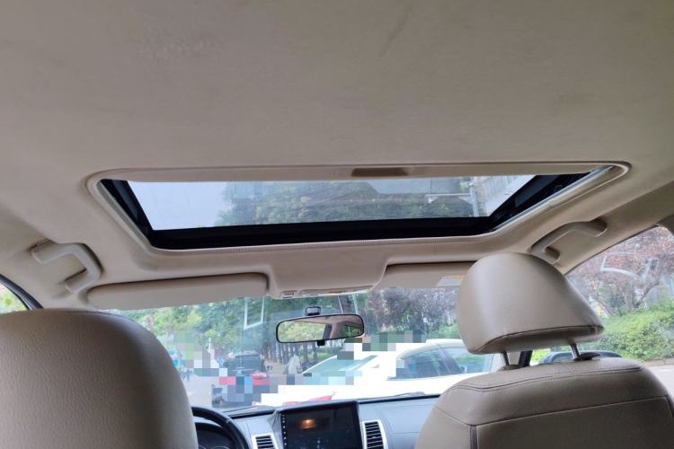 Used Mitsubishi Pajero Sport 2013 3.0L Automatic Two-Wheel Drive Luxury Edition Headliner