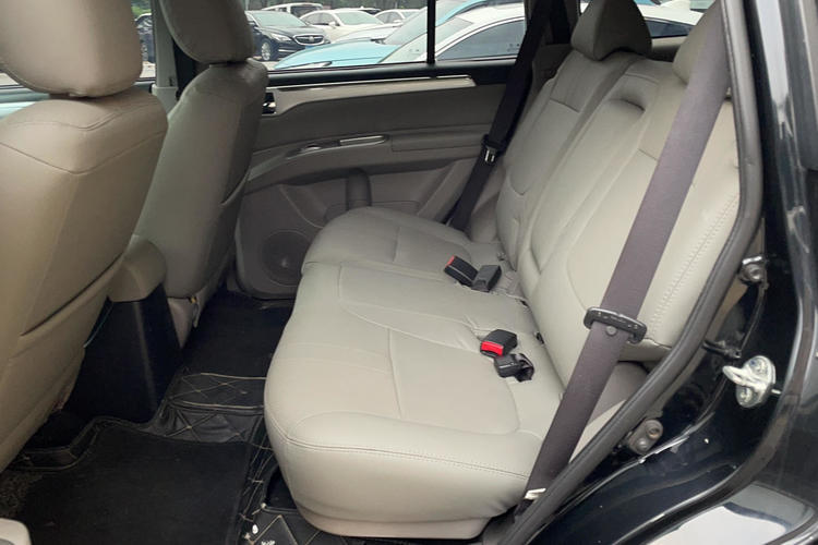 Used Mitsubishi Pajero Sport 2013 3.0L Automatic 4x4 Executive Edition Interior 1