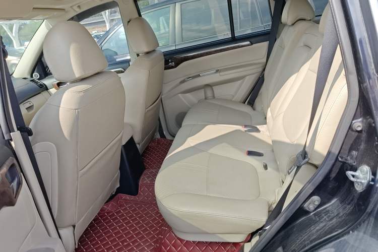 Used Mitsubishi Pajero Sport 2013 3.0L Automatic Two-Wheel Drive Luxury Edition Interior 4