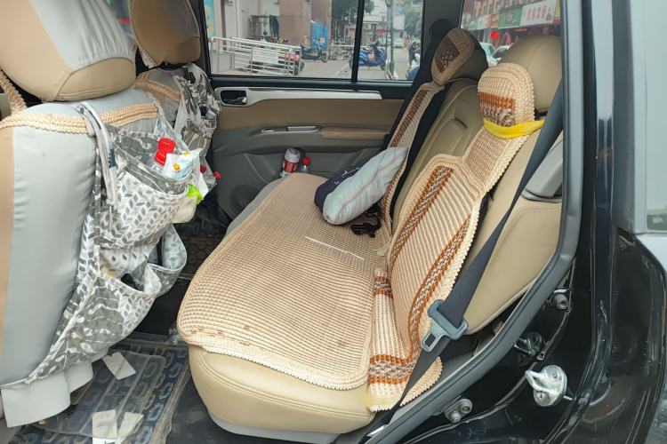 Used Mitsubishi Pajero Sport 2013 3.0L Automatic 4x4 Executive Edition Interior 4
