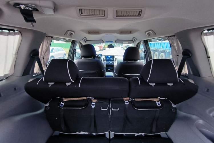 Used Mitsubishi Pajero Sport 2013 2.4L Manual Two-Wheel Drive Comfort Edition Interior 7