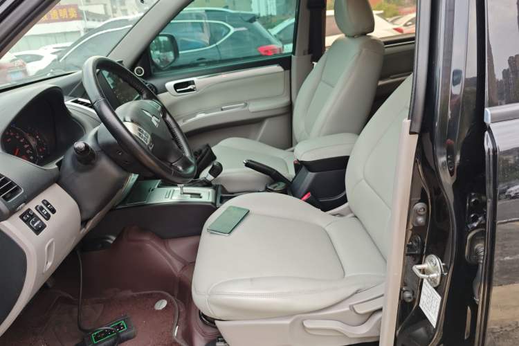 Used Mitsubishi Pajero Sport 2013 3.0L Automatic 4x4 Executive Edition Left Front Seat