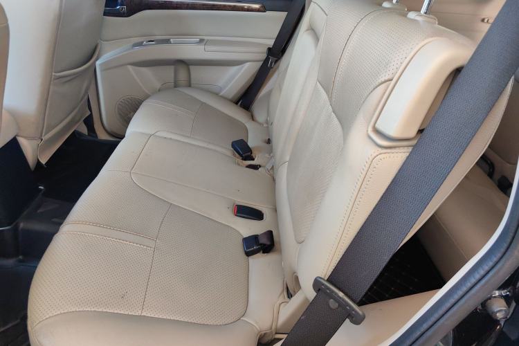 Used Mitsubishi Pajero Sport 2013 3.0L Automatic Two-Wheel Drive Luxury Edition Left Rear Seat