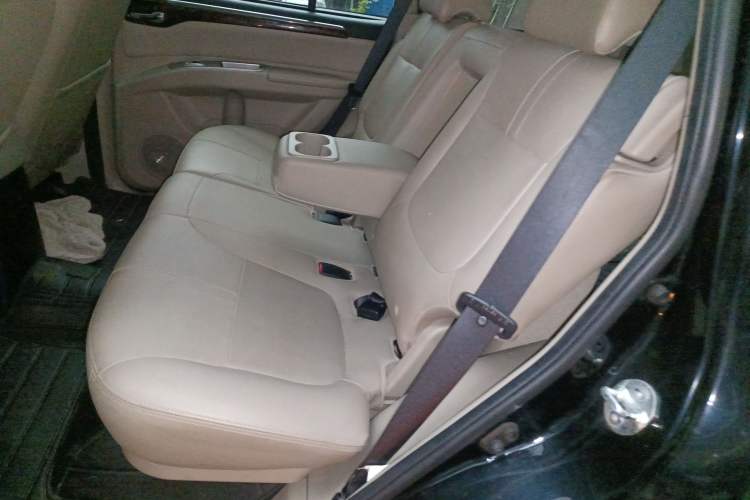 Used Mitsubishi Pajero Sport 2013 3.0L Automatic Two-Wheel Drive Luxury Edition Left Rear Seat