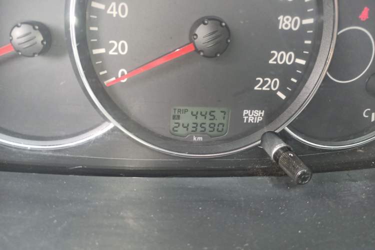 Used Mitsubishi Pajero Sport 2013 2.4L Manual Two-Wheel Drive Comfort Edition Odometer Close Up