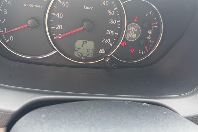 Used Mitsubishi Pajero Sport 2013 3.0L Automatic 4x4 Executive Edition Odometer Close Up