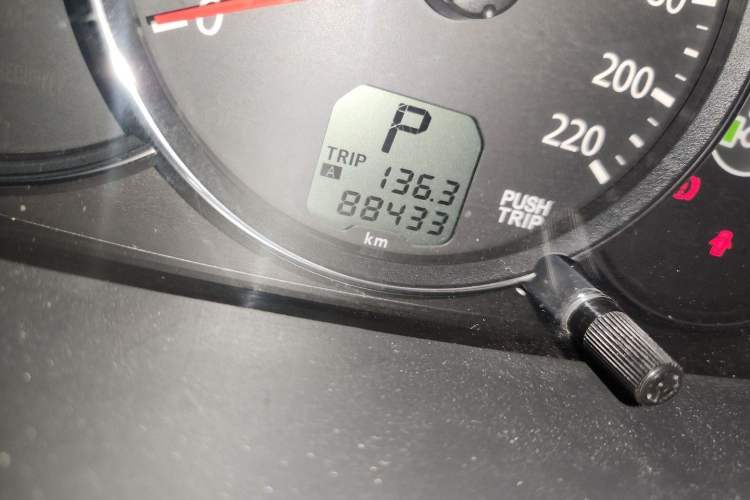 Used Mitsubishi Pajero Sport 2013 3.0L Automatic 4x4 Executive Edition Odometer Close Up