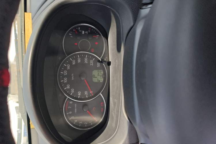Used Mitsubishi Pajero Sport 2013 3.0L Automatic Two-Wheel Drive Luxury Edition Odometer Close Up