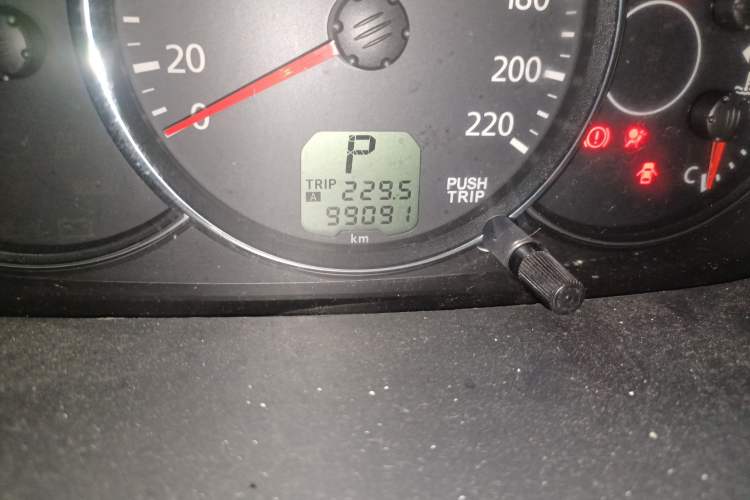 Used Mitsubishi Pajero Sport 2013 3.0L Automatic Two-Wheel Drive Luxury Edition Odometer Close Up