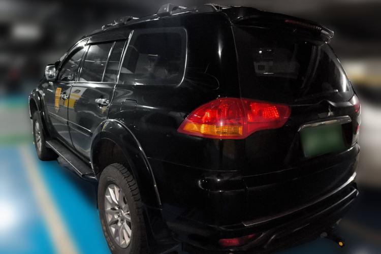 Used Mitsubishi Pajero Sport 2013 3.0L Automatic 4x4 Executive Edition Rear Left 45 Deg