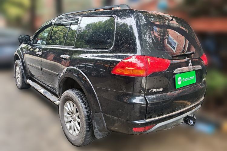 Used Mitsubishi Pajero Sport 2013 3.0L Automatic 4x4 Executive Edition Rear Left 45 Deg