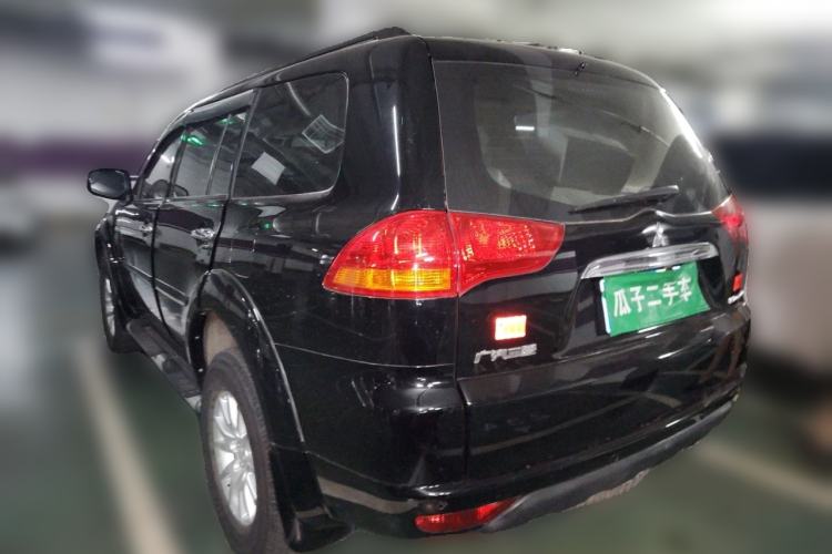Used Mitsubishi Pajero Sport 2013 3.0L Automatic 4x4 Executive Edition Rear Left 45 Deg