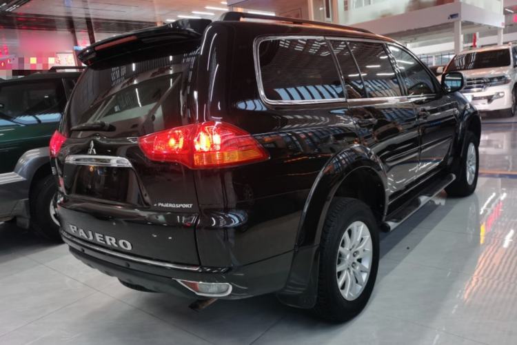 Used Mitsubishi Pajero Sport 2013 3.0L Automatic Two-Wheel Drive Luxury Edition Rear Right 45 Deg