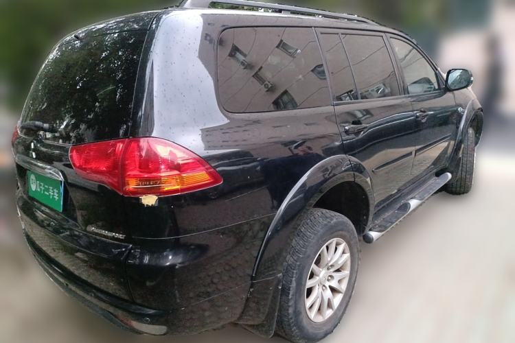 Used Mitsubishi Pajero Sport 2013 3.0L Automatic Two-Wheel Drive Luxury Edition Rear Right 45 Deg