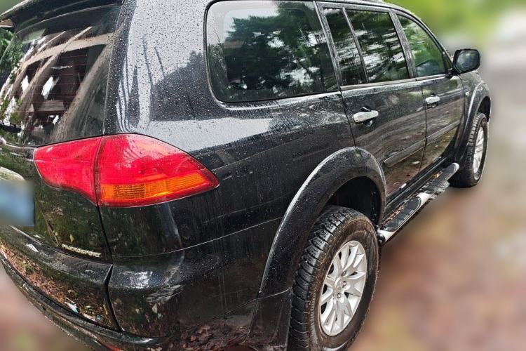 Used Mitsubishi Pajero Sport 2013 3.0L Automatic 4x4 Executive Edition Rear Right 45 Deg