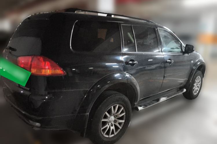 Used Mitsubishi Pajero Sport 2013 3.0L Automatic Two-Wheel Drive Luxury Edition Rear Right 45 Deg