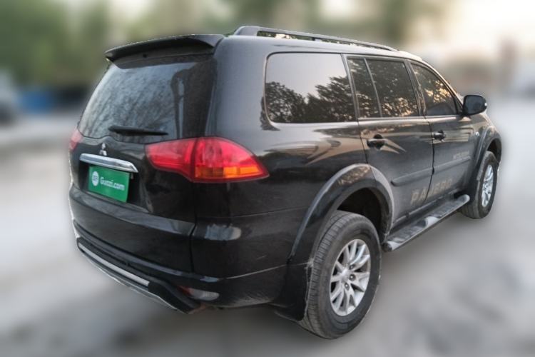 Used Mitsubishi Pajero Sport 2013 3.0L Automatic Two-Wheel Drive Luxury Edition Rear Right 45 Deg