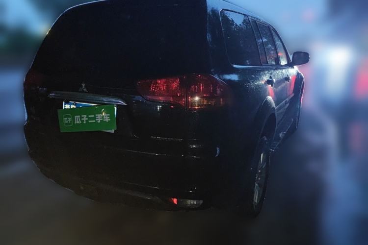 Used Mitsubishi Pajero Sport 2013 3.0L Automatic Two-Wheel Drive Luxury Edition Rear Right 45 Deg