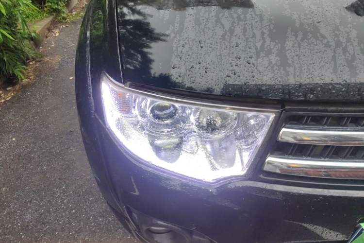 Used Mitsubishi Pajero Sport 2013 3.0L Automatic 4x4 Flagship Edition Right Front Headlight