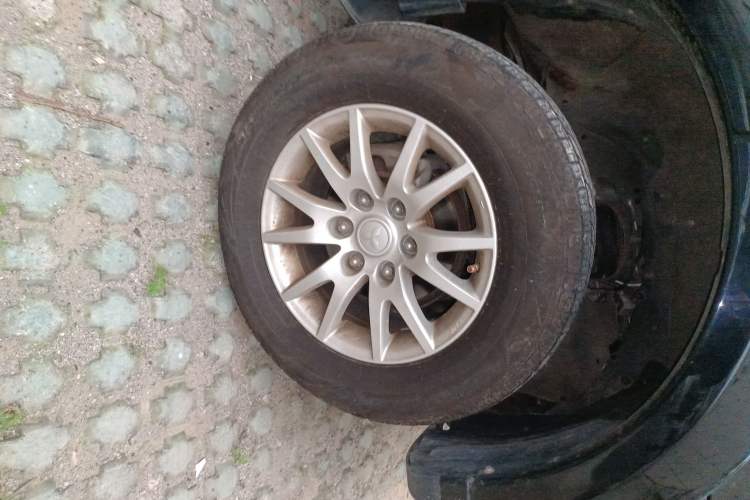 Used Mitsubishi Pajero Sport 2013 3.0L Automatic Two-Wheel Drive Luxury Edition Right Front Wheel Hub