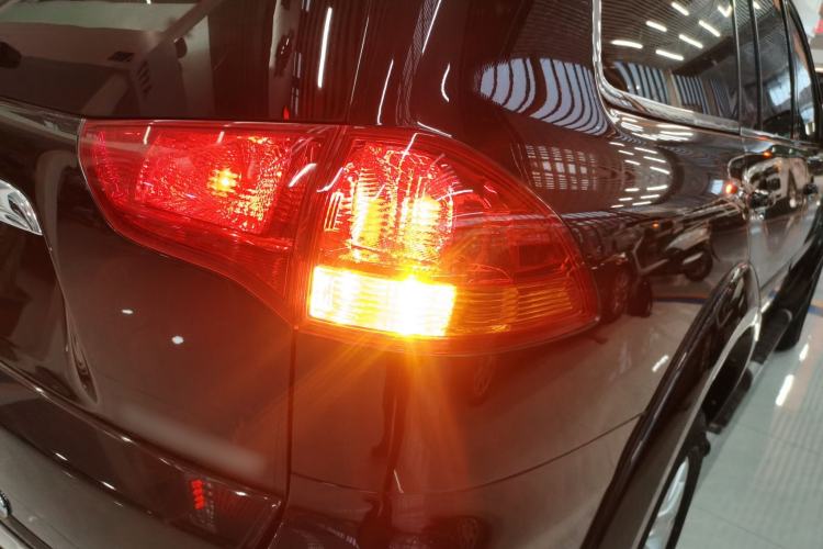 Used Mitsubishi Pajero Sport 2013 3.0L Automatic Two-Wheel Drive Luxury Edition Right Rear Taillight