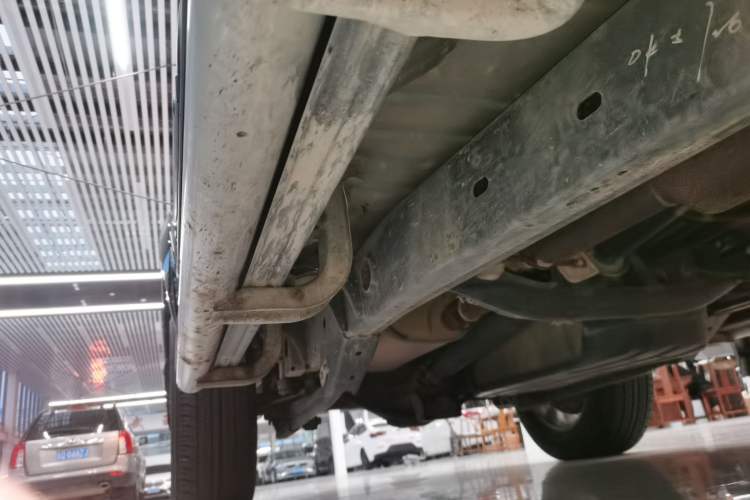 Used Mitsubishi Pajero Sport 2013 3.0L Automatic Two-Wheel Drive Luxury Edition Right Side Sill