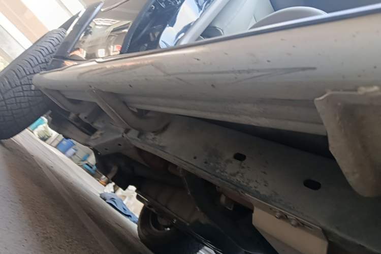 Used Mitsubishi Pajero Sport 2013 3.0L Automatic 4x4 Executive Edition Right Side Sill