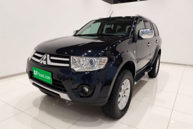 Ojetý Mitsubishi Pajero Sport 2013 3.0L Automatic 4x4 Flagship Edition