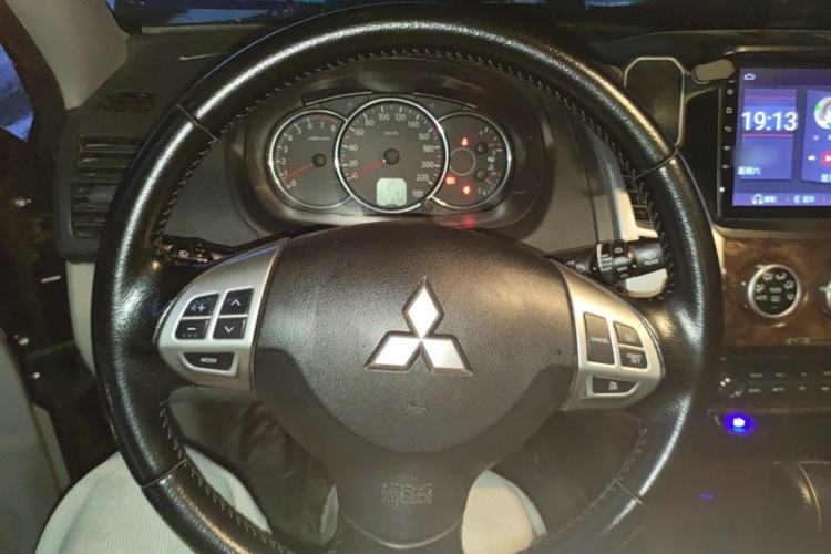 Used Mitsubishi Pajero Sport 2013 3.0L Automatic Two-Wheel Drive Luxury Edition Steering Wheel