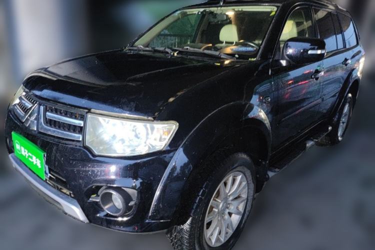 Used Mitsubishi Pajero Sport 2013 3.0L Automatic Two-Wheel Drive Luxury Edition Guazi used car, China used car export, Used car for sale, Used  cars, Cheapest cars for sale