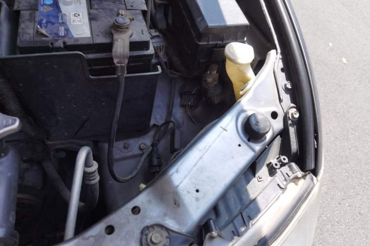 Used Mitsubishi Pajero Sport 2013 2.4L Manual Two-Wheel Drive Comfort Edition Engine Bay Left