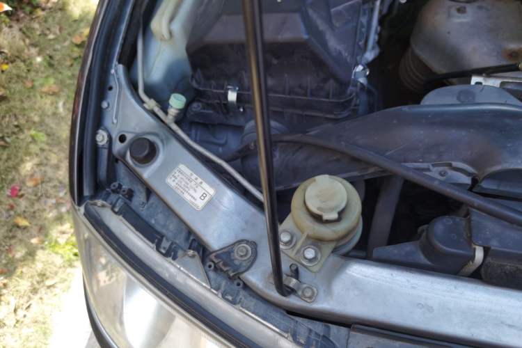 Used Mitsubishi Pajero Sport 2013 2.4L Manual Two-Wheel Drive Comfort Edition Engine Bay Right