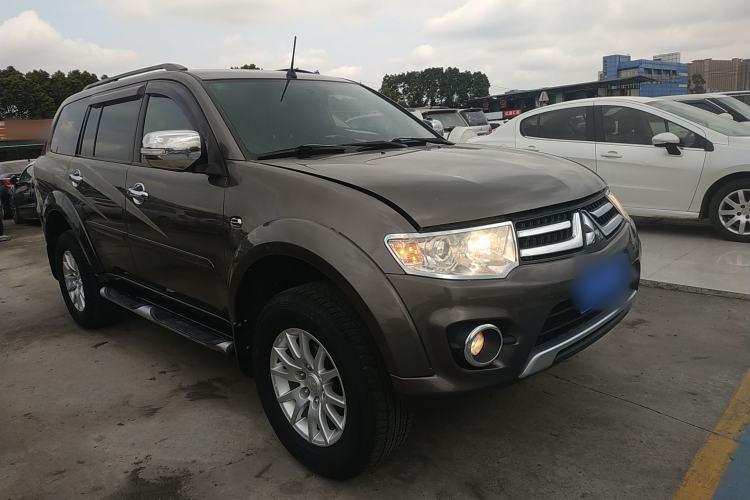 Used Mitsubishi Pajero Sport 2013 3.0L Automatic 4x4 Executive Edition Exterior 1