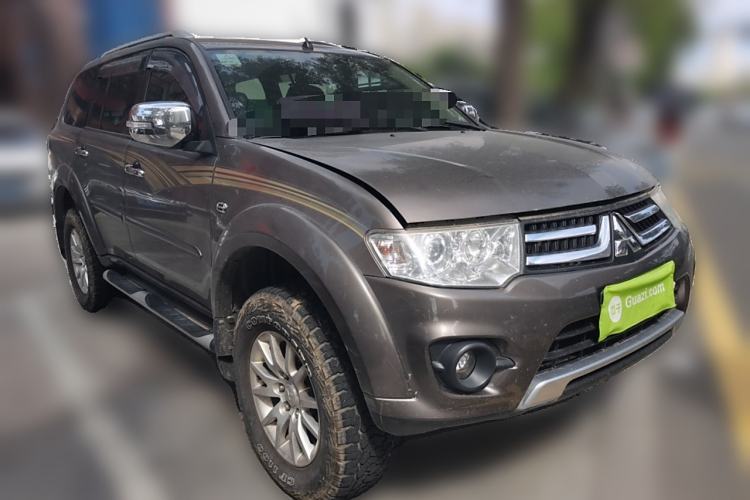 Used Mitsubishi Pajero Sport 2013 3.0L Automatic 4x4 Flagship Edition Exterior 2