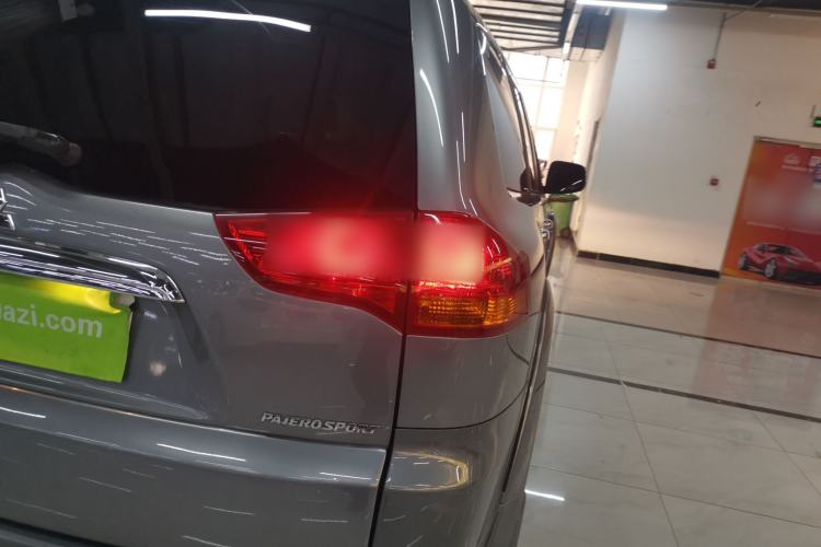 Used Mitsubishi Pajero Sport 2013 3.0L Automatic 4x4 Flagship Edition Exterior 3