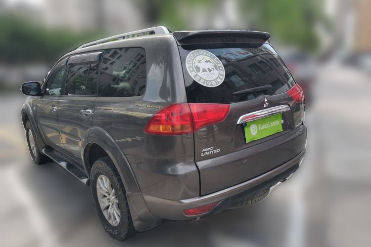 Used Mitsubishi Pajero Sport 2013 3.0L Automatic 4x4 Flagship Edition Exterior 3