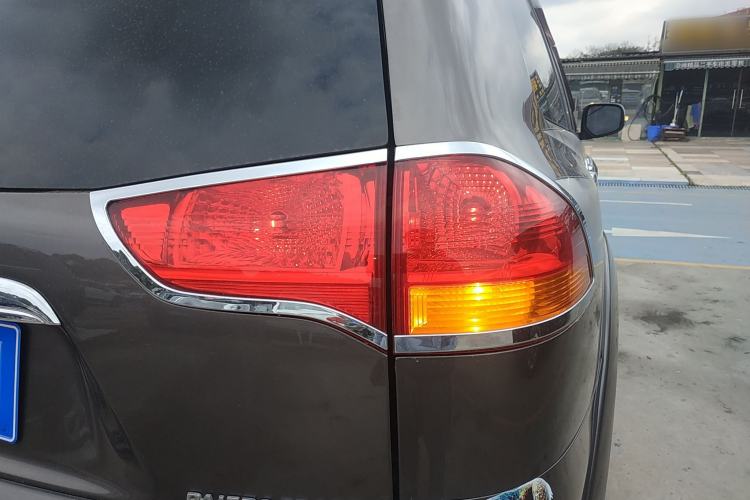 Used Mitsubishi Pajero Sport 2013 3.0L Automatic 4x4 Executive Edition Exterior 3