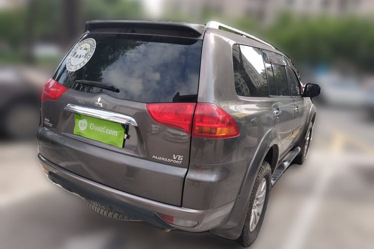 Used Mitsubishi Pajero Sport 2013 3.0L Automatic 4x4 Flagship Edition Exterior 5