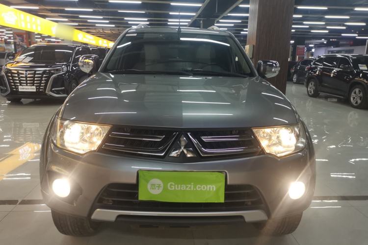 Used Mitsubishi Pajero Sport 2013 3.0L Automatic 4x4 Flagship Edition Front