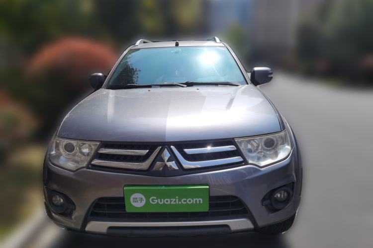 Used Mitsubishi Pajero Sport 2013 2.4L Manual Two-Wheel Drive Comfort Edition Front