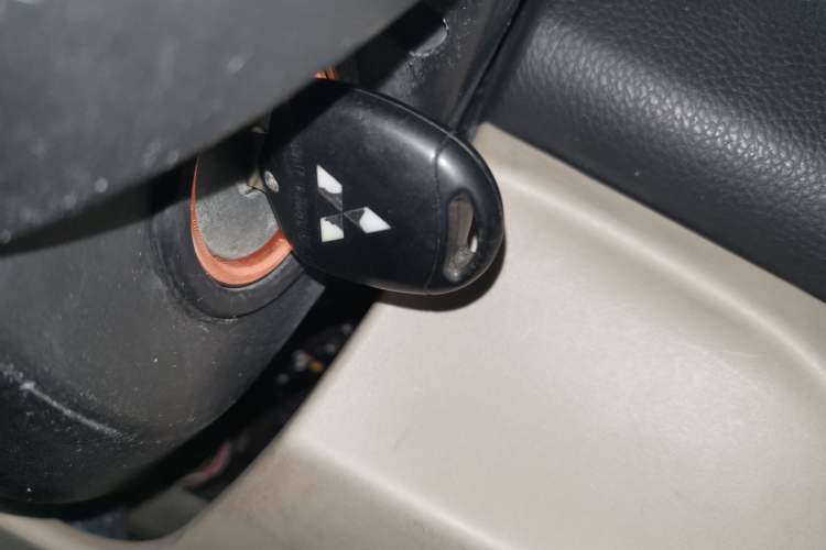 Used Mitsubishi Pajero Sport 2013 3.0L Automatic 4x4 Flagship Edition Interior 1
