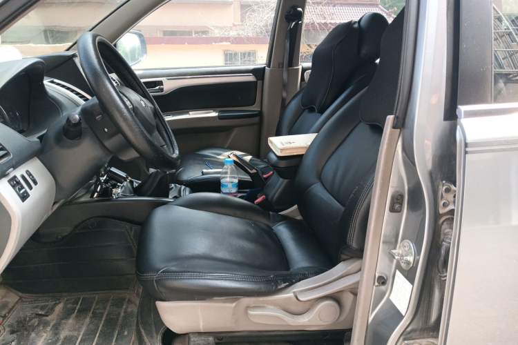 Used Mitsubishi Pajero Sport 2013 2.4L Manual Two-Wheel Drive Comfort Edition Left Front Seat