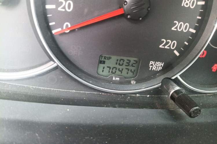 Used Mitsubishi Pajero Sport 2013 2.4L Manual Two-Wheel Drive Comfort Edition Odometer Close Up